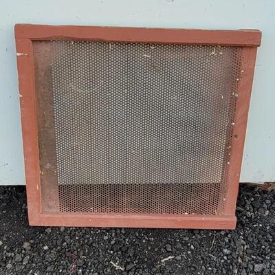 Lot 142: Vintage Farmhouse Red Screen 