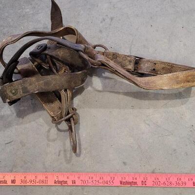 Lot 153: Assortment of Vintage Horse Tack ã€ŠEã€‹