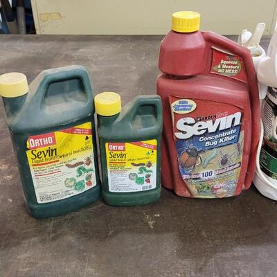 Lot 154: Assorted Garden Pest Control Products 50%+