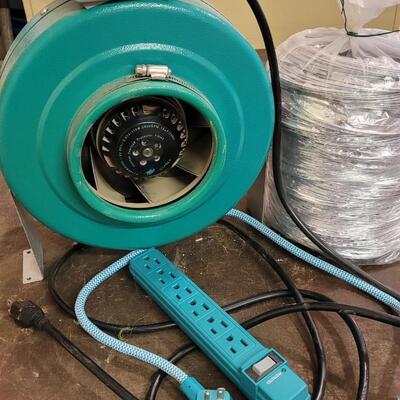 Lot 162: HYDRO FARM Exhaust Fan w/ Power Strip and Duct 