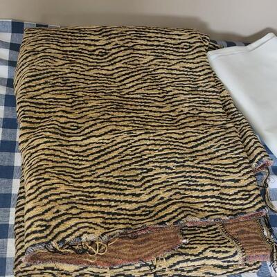 Lot 171: Fabric Lot G