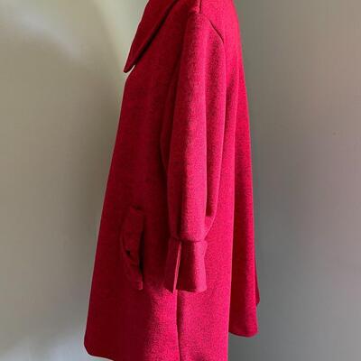 LOT 150  NWT DAMEE INC RED KNIT COAT 3/4 SLEEVES  SIZE L
