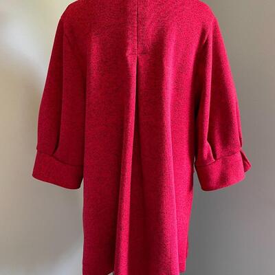 LOT 150  NWT DAMEE INC RED KNIT COAT 3/4 SLEEVES  SIZE L