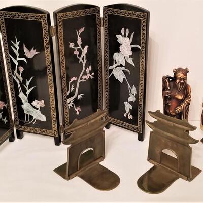 Lot #105  Asian Decorative Lot - Bookends