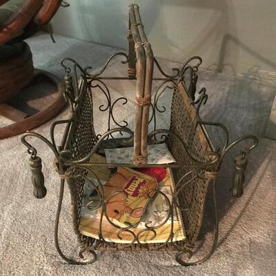 MAGAZINE RACK