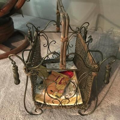 MAGAZINE RACK