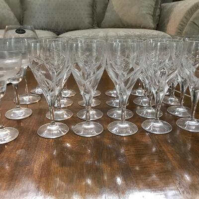 VLLEROY & BOCH FOGALIA 21 PC CRYSTAL WINE STEMWARE