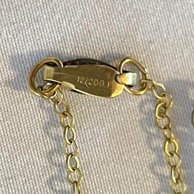 Lot 45 - Chains, Pendants, Bracelets