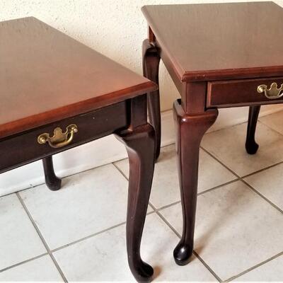 Lot #118  Pair of Queen Anne style lamp tables - Bombay Company