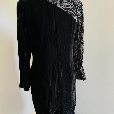 LOT 168  LIZ CLAIBORNE BLACK VELVET COCKTAIL DRESS SIZE 12