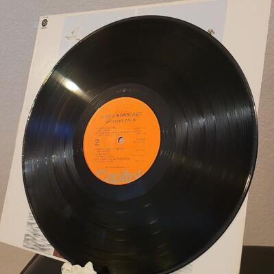 Lot 193: Vintage Linda Ronstadt DIFFERENT DRUM Vinyl LP