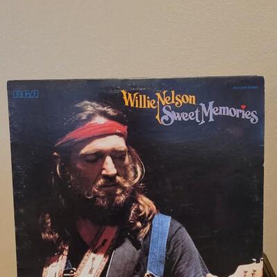 Lot 194: (3) Vintage Willie Nelson Vinyl LP's