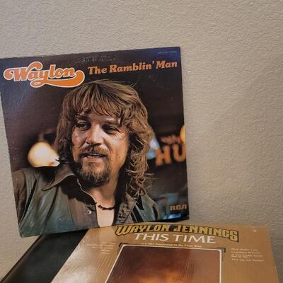 Lot 196: (2) Vintage WAYLON JENNINGS Vinyl LP Records