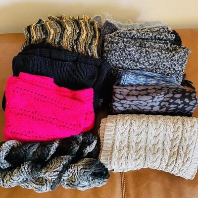 LOT 173  GROUP OF WINTER SCARVES 