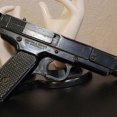 Lot 199: Vintage Pellet/BB Gun MARKSMAN Edition by MORTON H. HARRIS