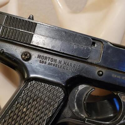 Lot 199: Vintage Pellet/BB Gun MARKSMAN Edition by MORTON H. HARRIS