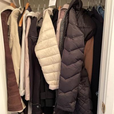 Lot 99- Womenâ€™s Coats 