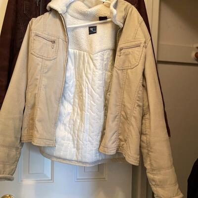 Lot 99- Womenâ€™s Coats 