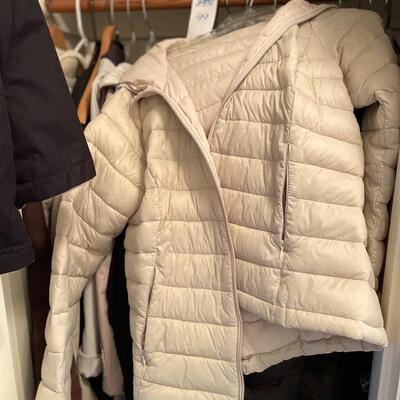 Lot 99- Womenâ€™s Coats 