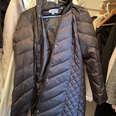 Lot 99- Womenâ€™s Coats 