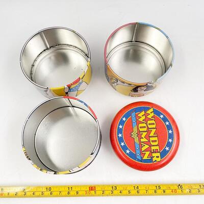 WONDER WOMAN TIN AND DESK CLOCK