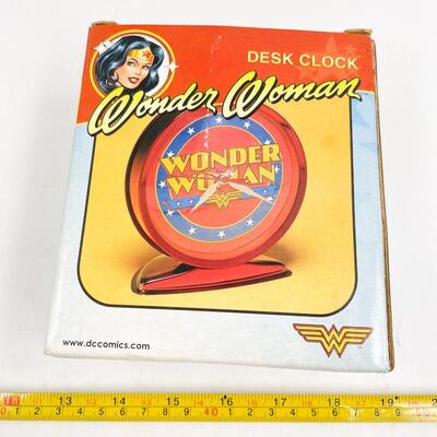 WONDER WOMAN TIN AND DESK CLOCK