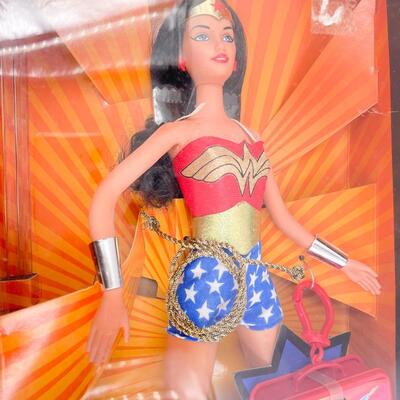 NEW! 2003 â€œWONDER WOMANâ€ BARBIE