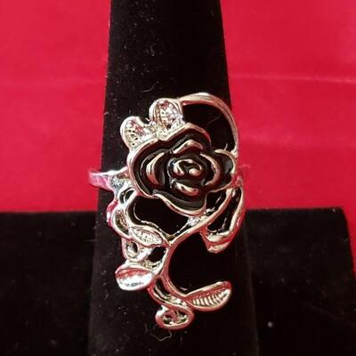 Sterling silver Rose ring size 7  11 g 