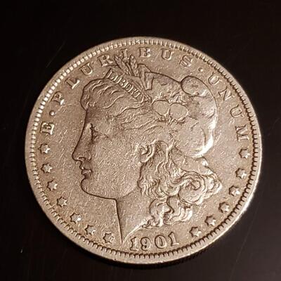 1901  S  Morgan silver dollar 