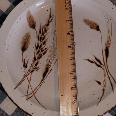Lot 207: Wedgwood "Wheat" Plates