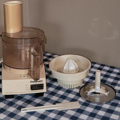 Lot 208: Cuisinart Food Processor 