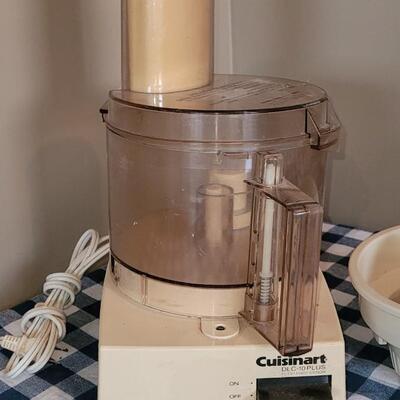Lot 208: Cuisinart Food Processor 