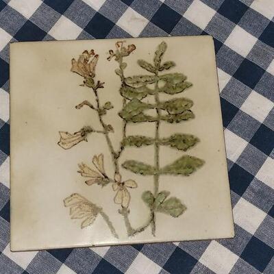 Lot 212: Ceramic Trivet Tile