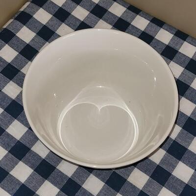 Lot 217: Indigo & White Bowl