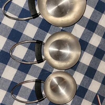 Lot 225: Kitchen Assorted Measuring Cups, Juicer & Funnels