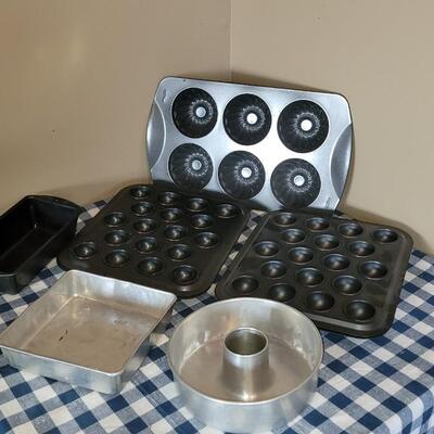 Lot 229: Baking Lot H
