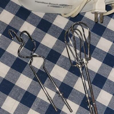 Lot 231: Hamilton Beach Hand Mixer 