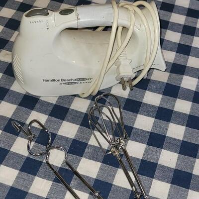 Lot 231: Hamilton Beach Hand Mixer 