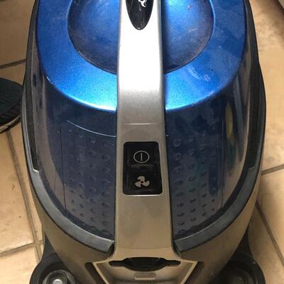 Sirena bagless vacuum cleaner 
