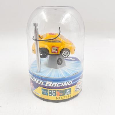 GOLD LIGHT SUPER RACING RADIO CONTROL CAR