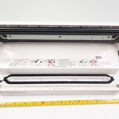 FOODSAVER V365 VACUUM SEALER & BAGS