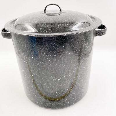LARGE SPECKLED ENAMEL STOCK POT