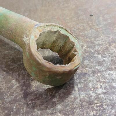Lot 246: Vintage Green Chippy Paint JOHN DEERE Tractor Double End Socket Wrench 
