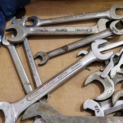 Lot 247: Assorted Vintage Small Wrenches LOT F
