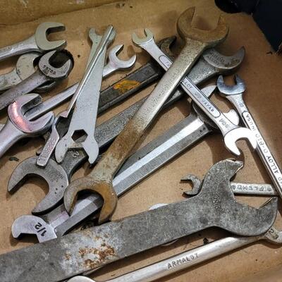 Lot 247: Assorted Vintage Small Wrenches LOT F