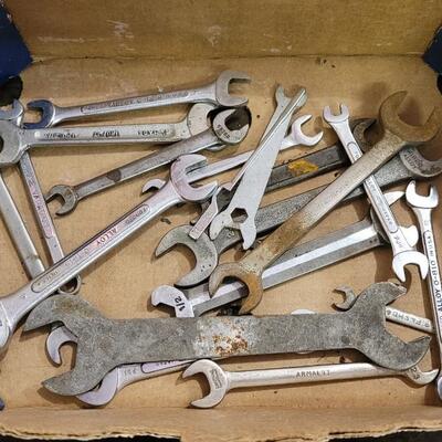 Lot 247: Assorted Vintage Small Wrenches LOT F