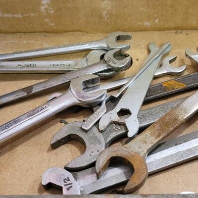 Lot 247: Assorted Vintage Small Wrenches LOT F