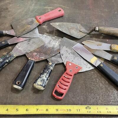 Lot 248: Assortment of Vintage Paint Scraper Tools 