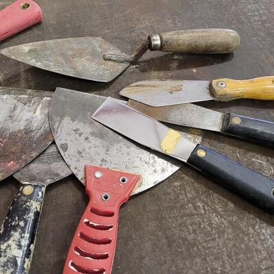 Lot 248: Assortment of Vintage Paint Scraper Tools 