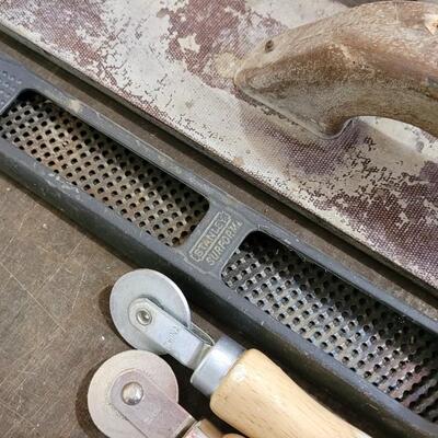 Lot 249: Large Assortment of Painting Home Tools 